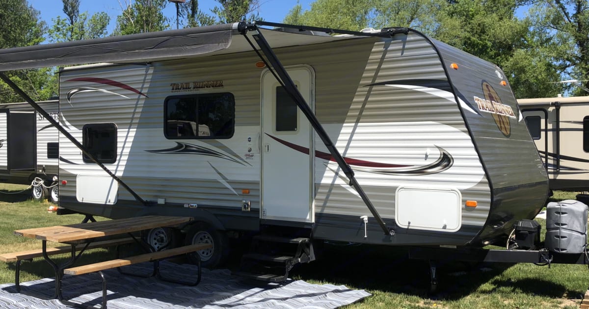 2014 Heartland Trail Runner 22SLE Travel trailer Rental in Wasaga Beach, ON Outdoorsy