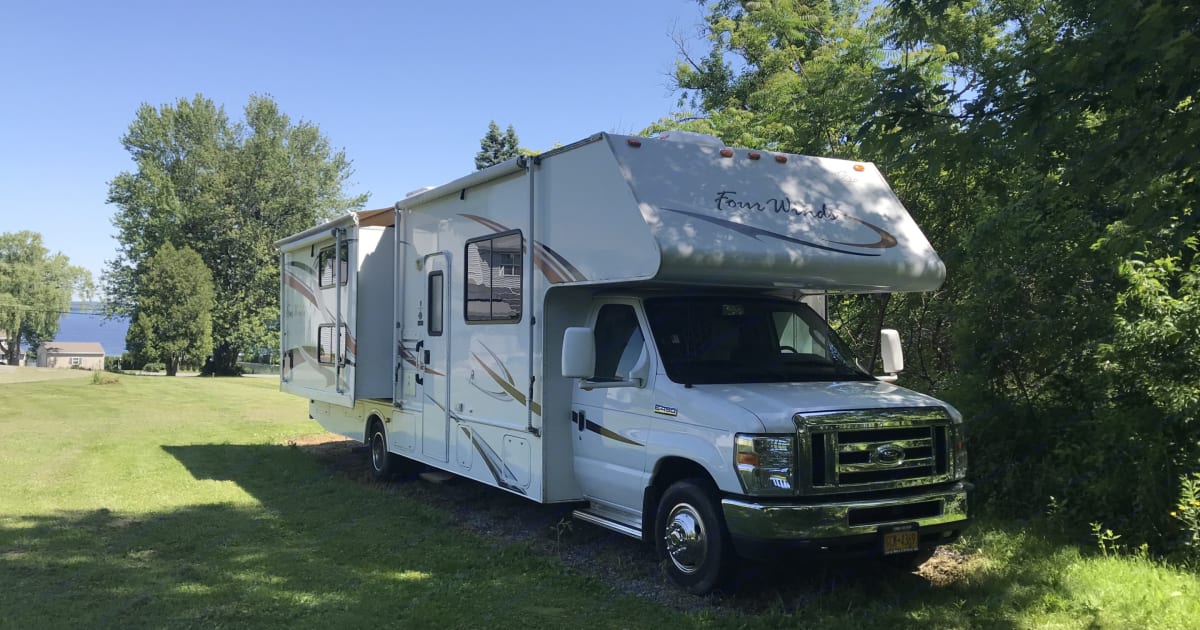 2011 four winds 31B Class C Rental in Canastota, NY Outdoorsy
