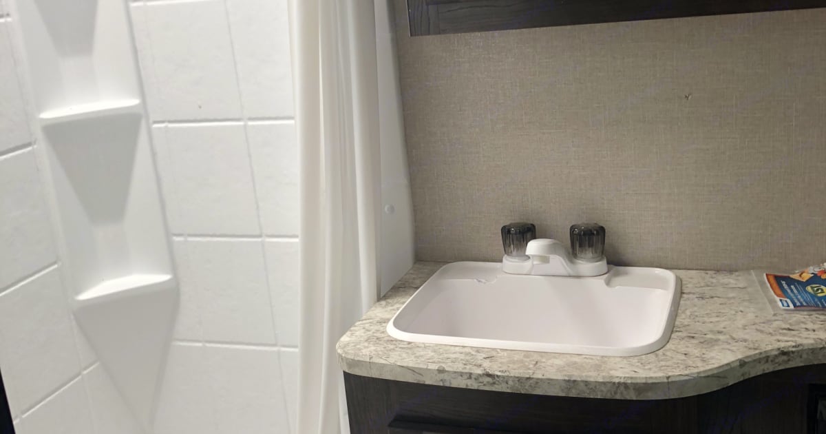 2017 Cruiser Rv Corp Cruiser Travel trailer Rental in Forest Lake, MN