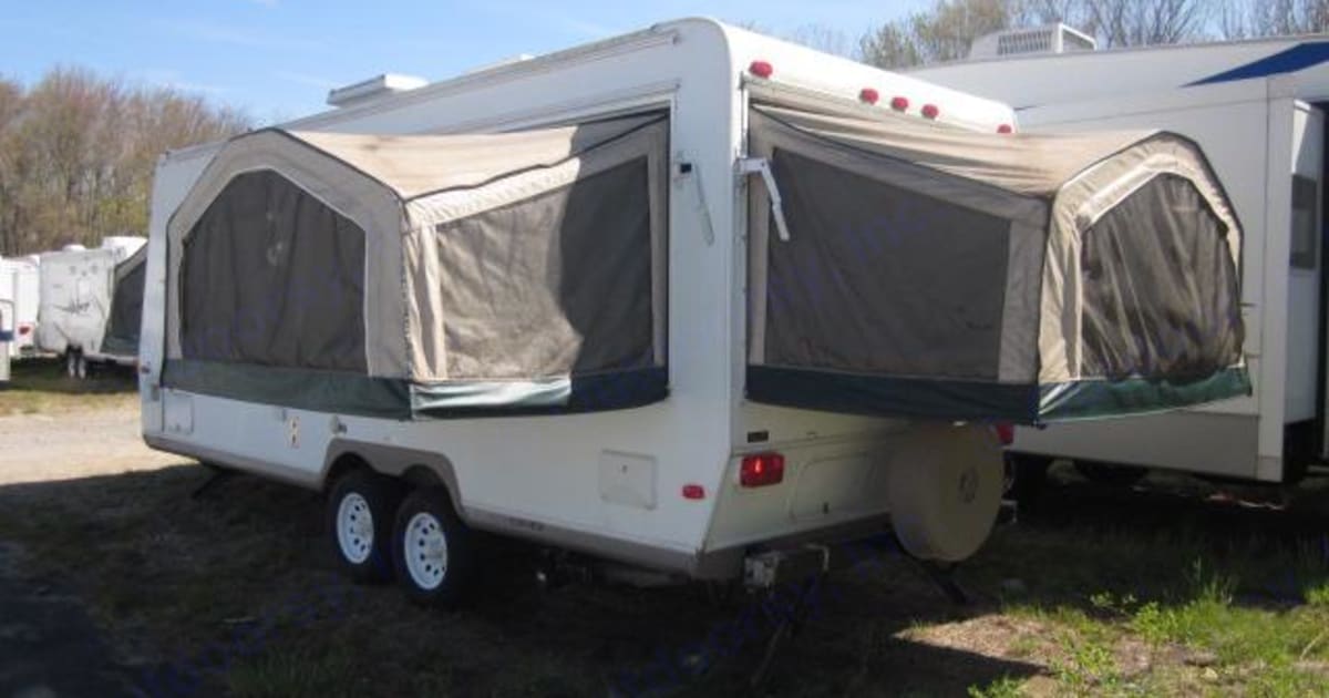 2008 Flagstaff Shamrock Travel trailer Rental in London, ON Outdoorsy