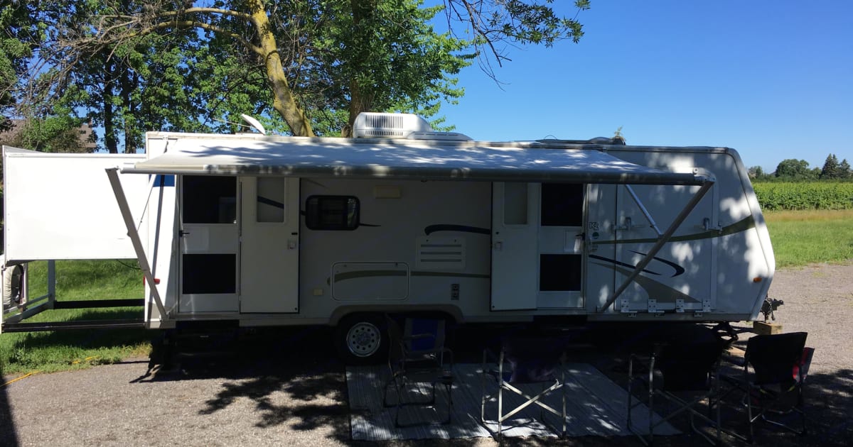 2007 KZ Manufacturing Sportsmen toy haulier Travel trailer Rental in