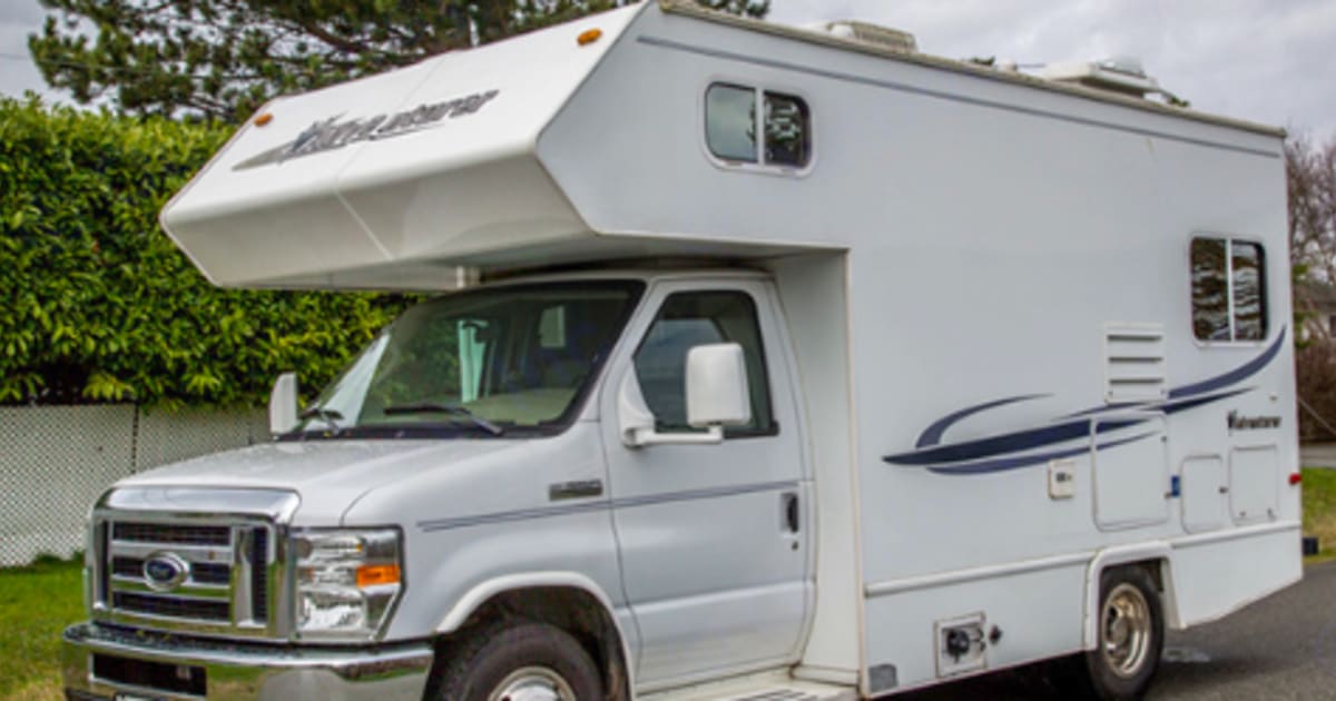 2008 FORD 20' Adventurer Class C Rental in North Saanich, BC | Outdoorsy