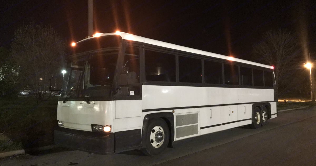 1990 Mci Bus Intégral Rental in Spring Hill, TN Outdoorsy