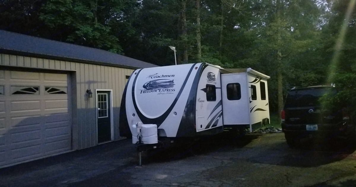 2013 Coachmen Freedom Express Travel trailer Rental in Elizabethtown