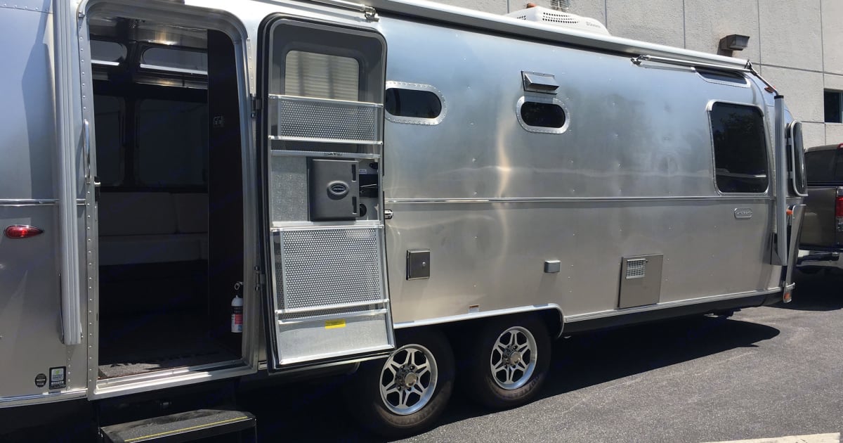 2017 airstream land yacht for sale