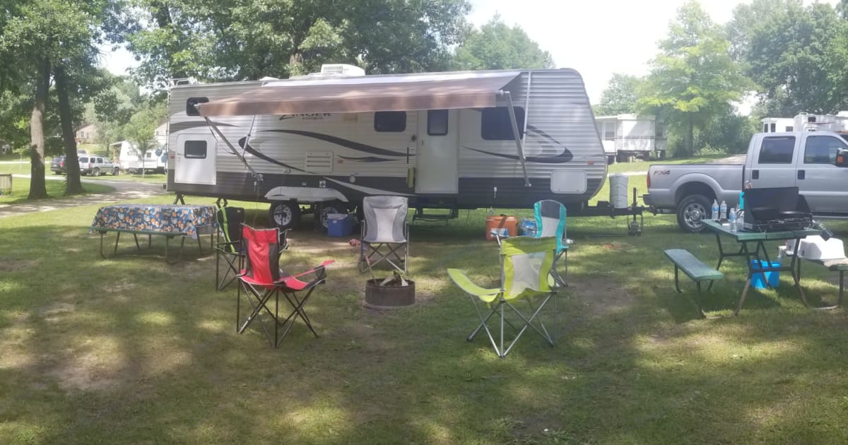2012 Crossroads Zinger Travel trailer Rental in McHenry, IL Outdoorsy