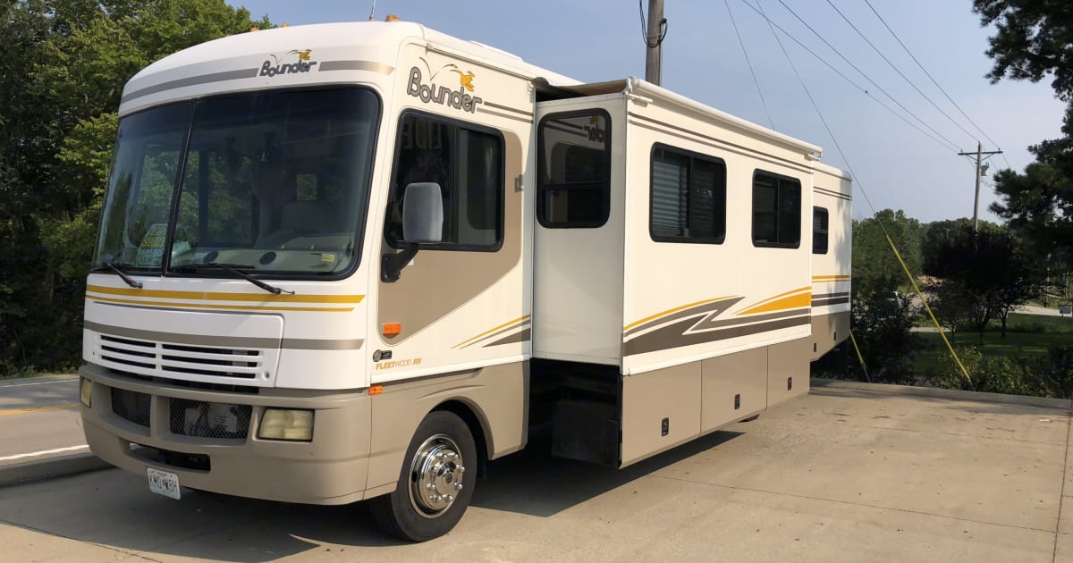 2003 Fleetwood Other Class A Rental in Ste. Genevieve, MO Outdoorsy