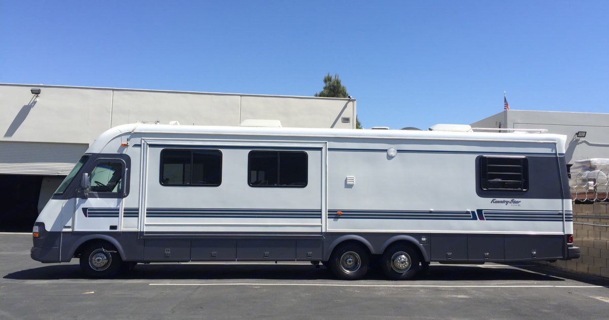 1995 Newmar Kountry Star Class A Rental in Temecula, CA Outdoorsy