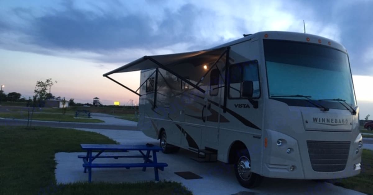 2015 Winnebago Vista Class A Rental in DALLAS, TX Outdoorsy