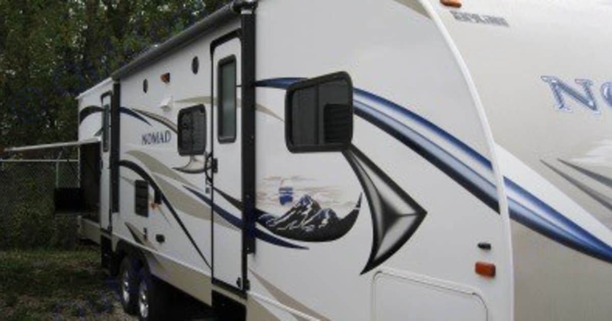 2013 Nomad Joey Select 312BHS Travel trailer Rental in Blackfalds, AB