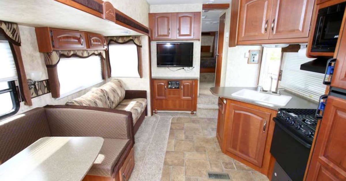 2015 Keystone Cougar 280BHS Fifthwheel Rental in Blackfalds, AB