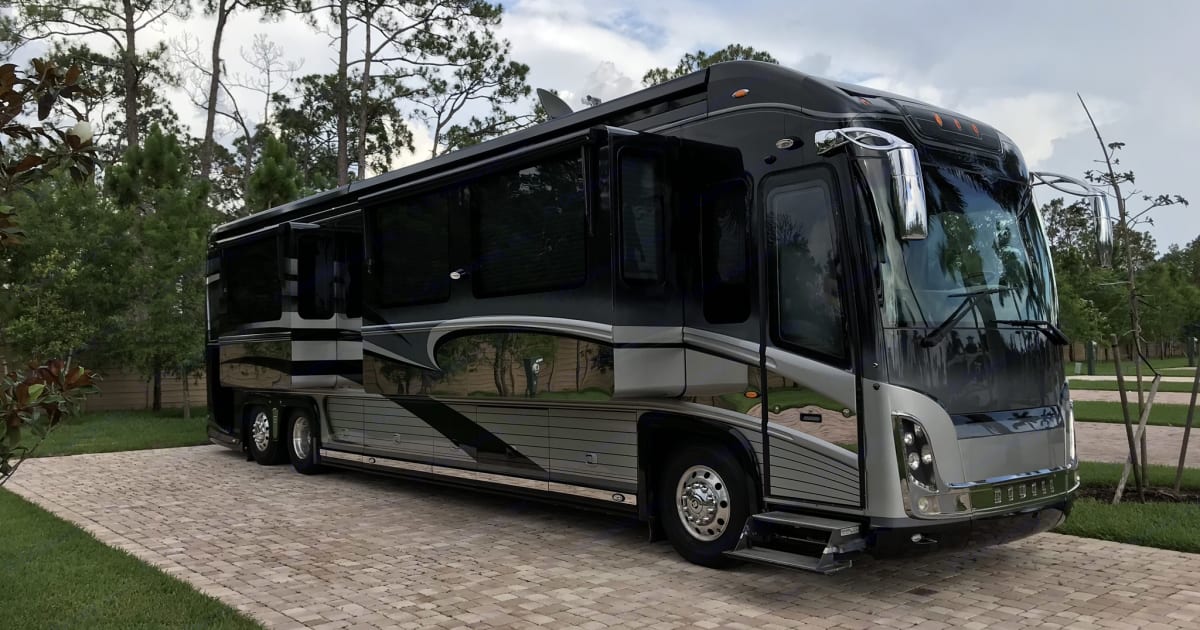 2011 Newell Coach P2000i Class A Rental in West Palm Beach, FL | Outdoorsy 2011 Newell Coach P2000i Class A Rental in West Palm Beach, FL | Outdoorsy