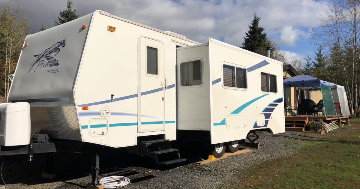 2001 Fleetwood Prowler Travel trailer Rental in Onalaska, WA Outdoorsy