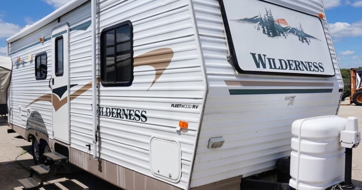 fleetwood wilderness travel trailer specs