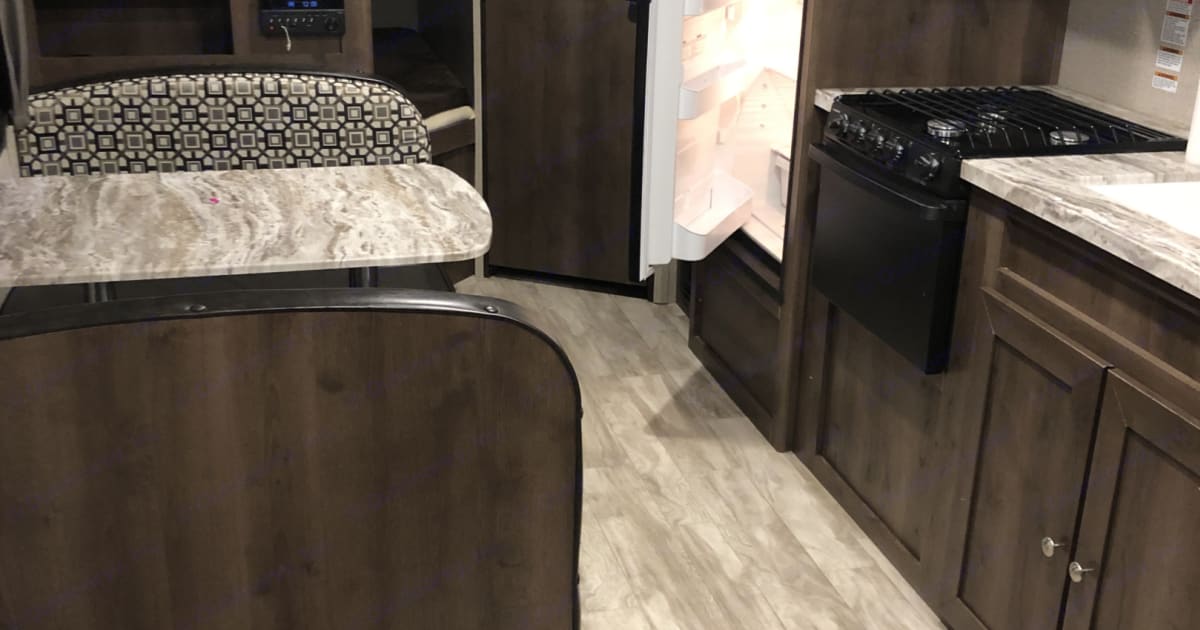 2018 Shasta Oasis Travel trailer Rental in Converse, TX Outdoorsy