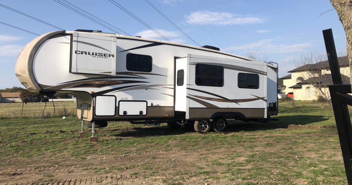 2015 Crossroads Cruiser Aire Fifthwheel Rental in Haslet, TX Outdoorsy