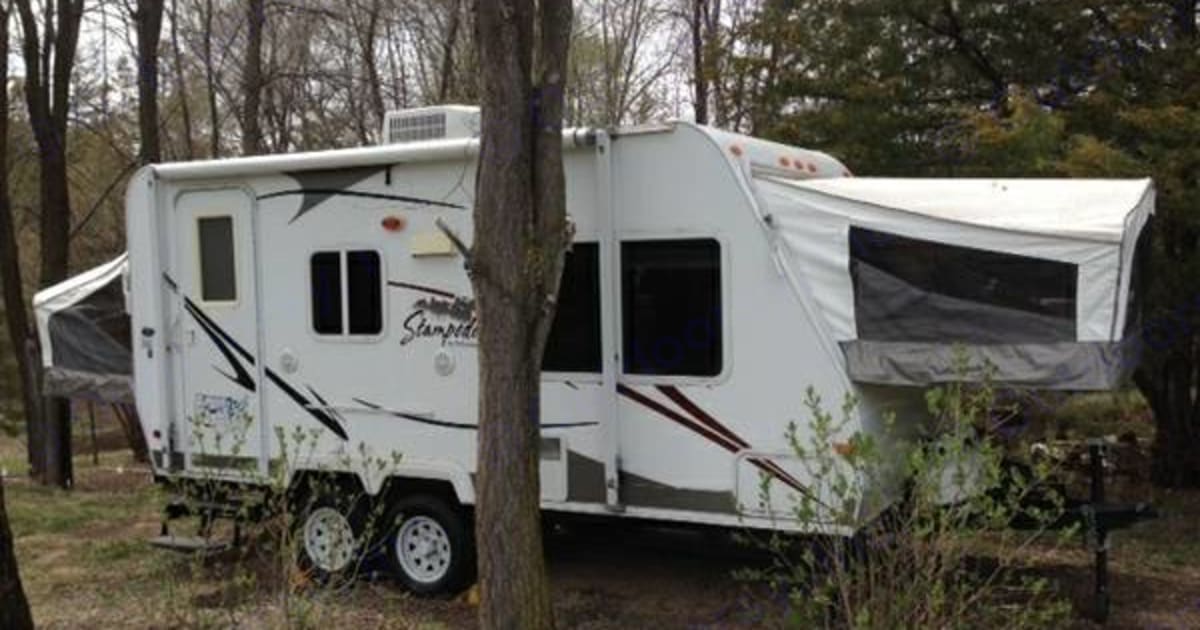 2007 Palomino Stampede Travel trailer Rental in Blaine, MN Outdoorsy