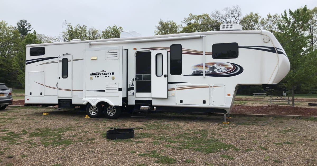 2013 Keystone Montana Mountaineer Fifthwheel Rental in Air