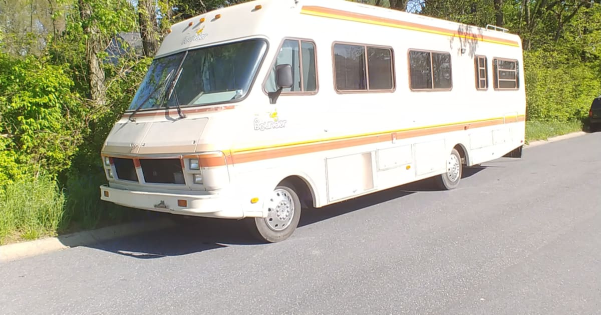 1987 Fleetwood Bounder Class A Rental in Lancaster, PA Outdoorsy