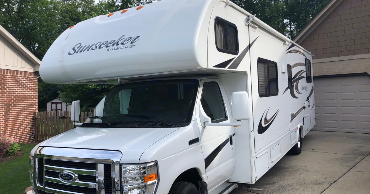 2015 Forest River Sunseeker Motorhome Rental in Indianapolis, IN