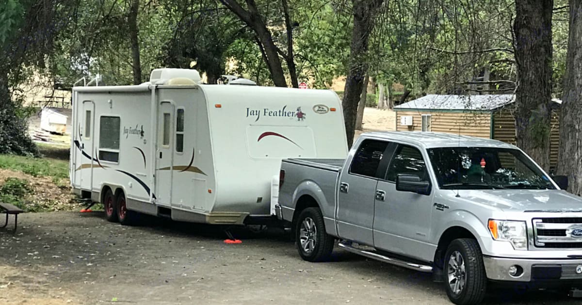 2004 Jayco Jay Feather Travel trailer Rental in Fontana, CA Outdoorsy