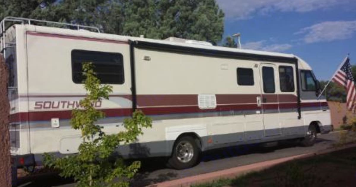1991 Fleetwood Southwind Class A Rental in Victorville, CA | Outdoorsy