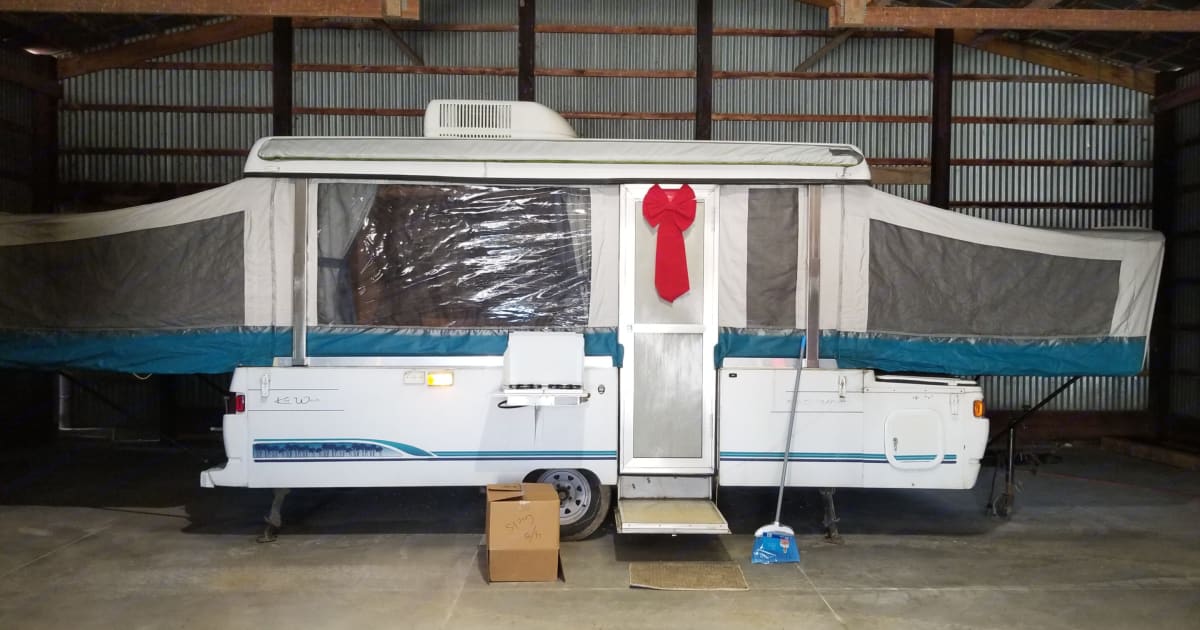 1996 Coleman Grand Tour Key West Folding trailer Rental in Huntington