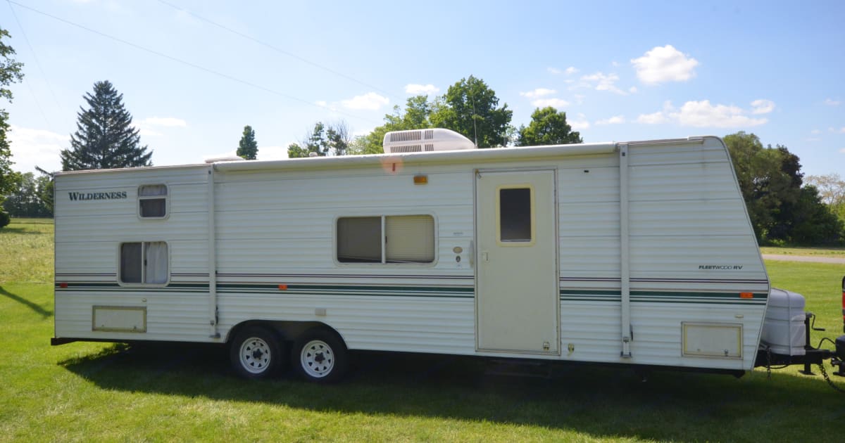 fleetwood wilderness travel trailer specs