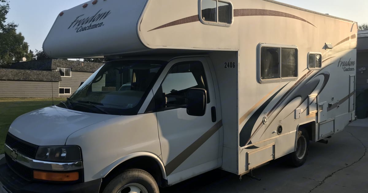 2006 Coachmen Freedom Express Motorhome Rental in Anchorage, AK Outdoorsy