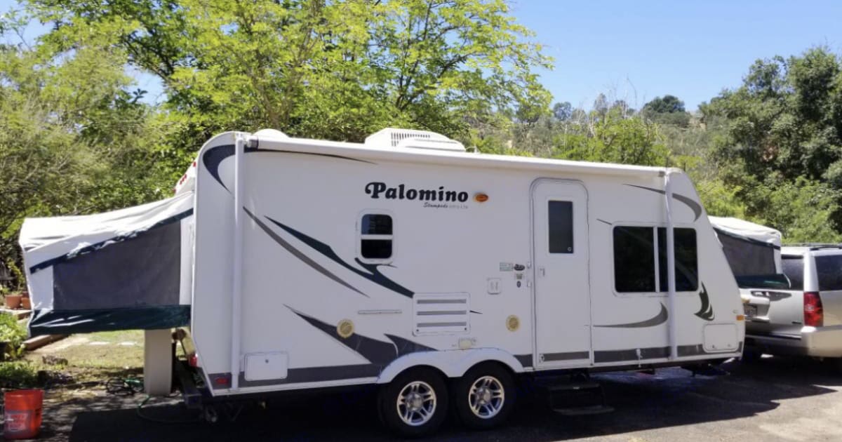 2011 palomino travel trailer