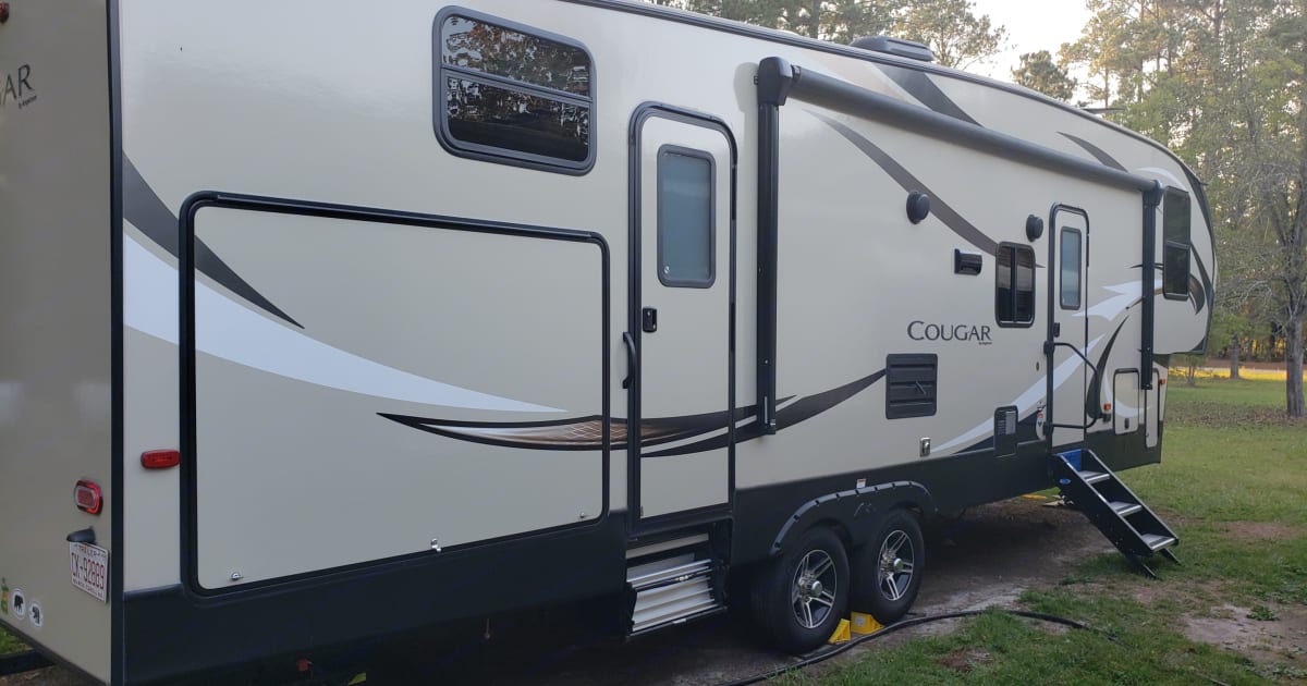 2019 Keystone Cougar HalfTon Caravane semiremorque Rental in Tar Heel, NC Outdoorsy