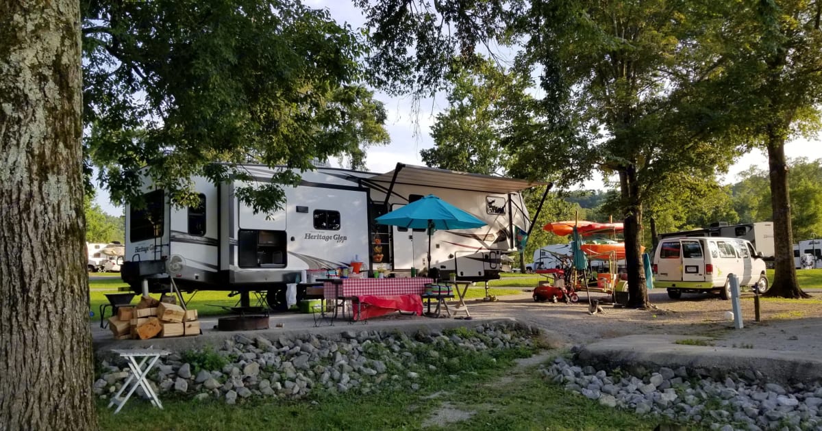 2018 Forest River Heritage Glen Fifthwheel Rental in Celina, TN
