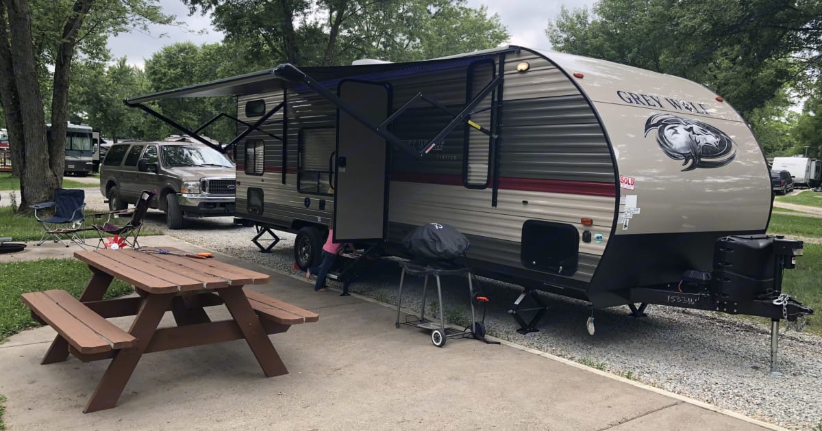 2017 Forest River Cherokee Grey Wolf Travel trailer Rental in Fishers