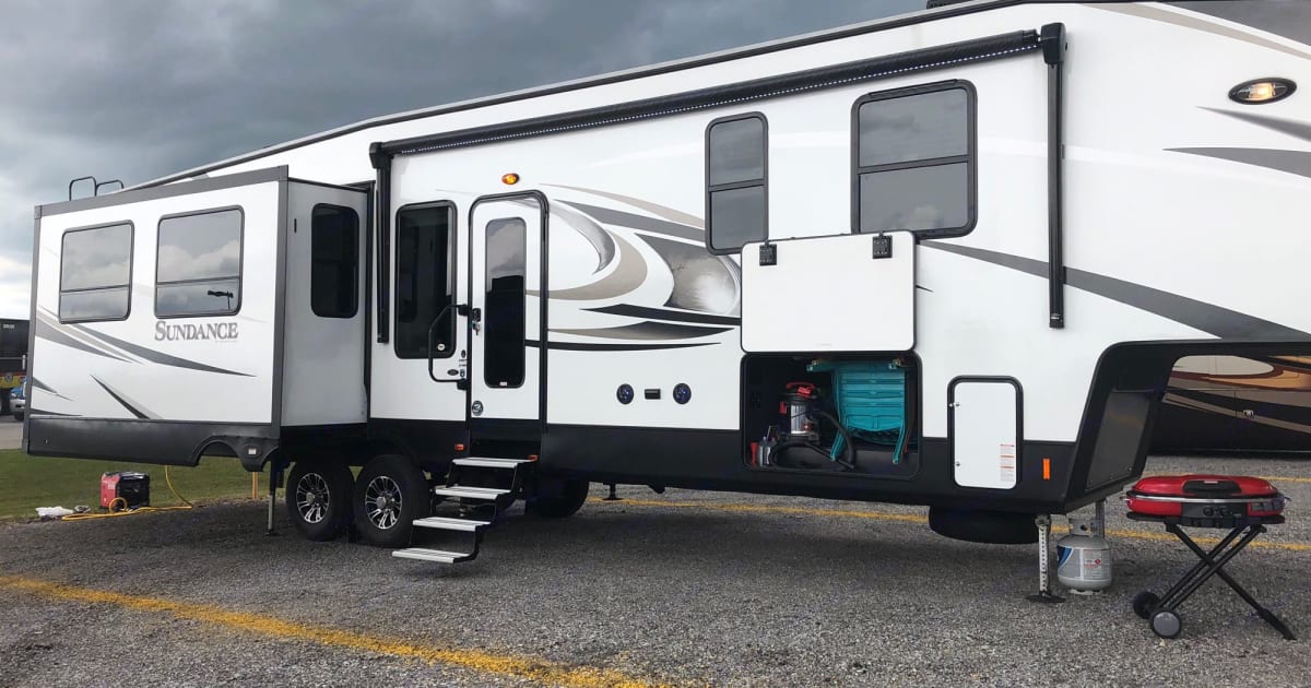 2019 Heartland RVs Sundance Fifthwheel Rental in Mukwonago, WI Outdoorsy