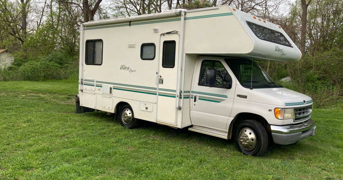 2001 Gulf Stream Ultra Class C Rental in Columbus, OH Outdoorsy