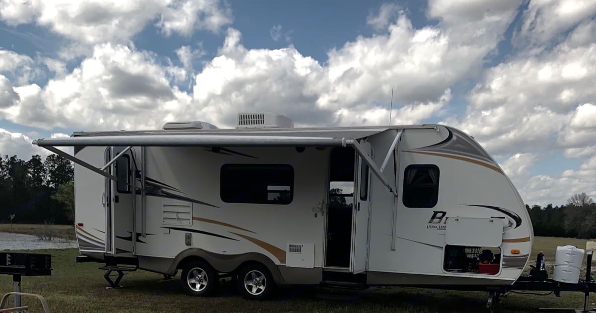 2010 Keystone Bullet Travel trailer Rental in Loris, SC Outdoorsy