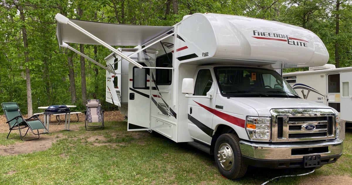 2020 Thor Motor Coach Freedom Elite Class C Rental in West St. Paul, MN