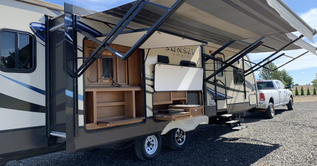 2014 Crossroads Sunset Trail Travel trailer Rental in Moses Lake, WA