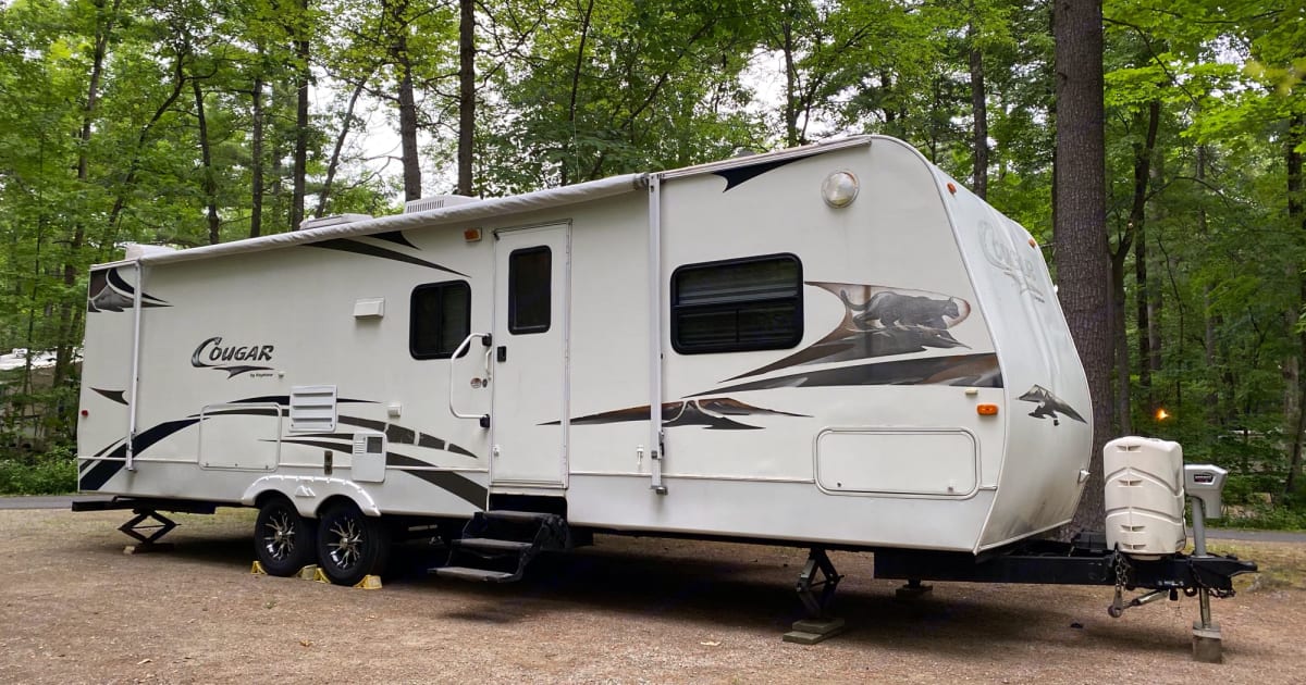 2006 Keystone Cougar Travel trailer Rental in Brookfield, CT Outdoorsy