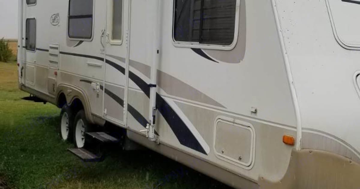 2003 RVision 8304s Travel trailer Rental in Pincher Creek, AB Outdoorsy