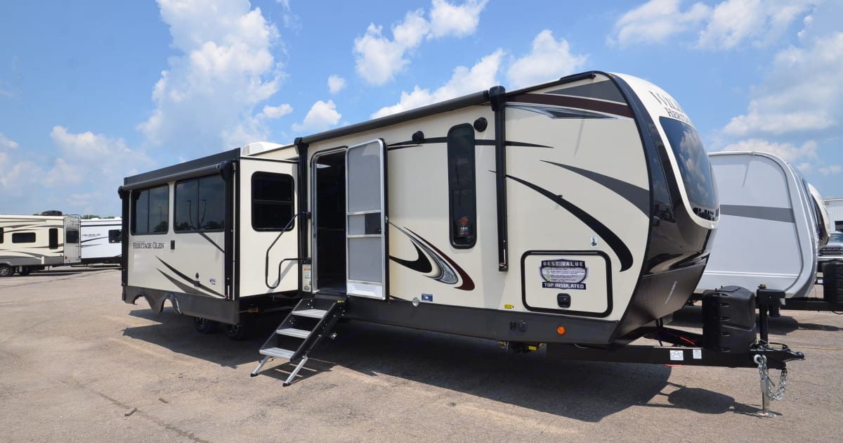 2021 Forest River Wildwood Heritage Glen Travel trailer Rental in