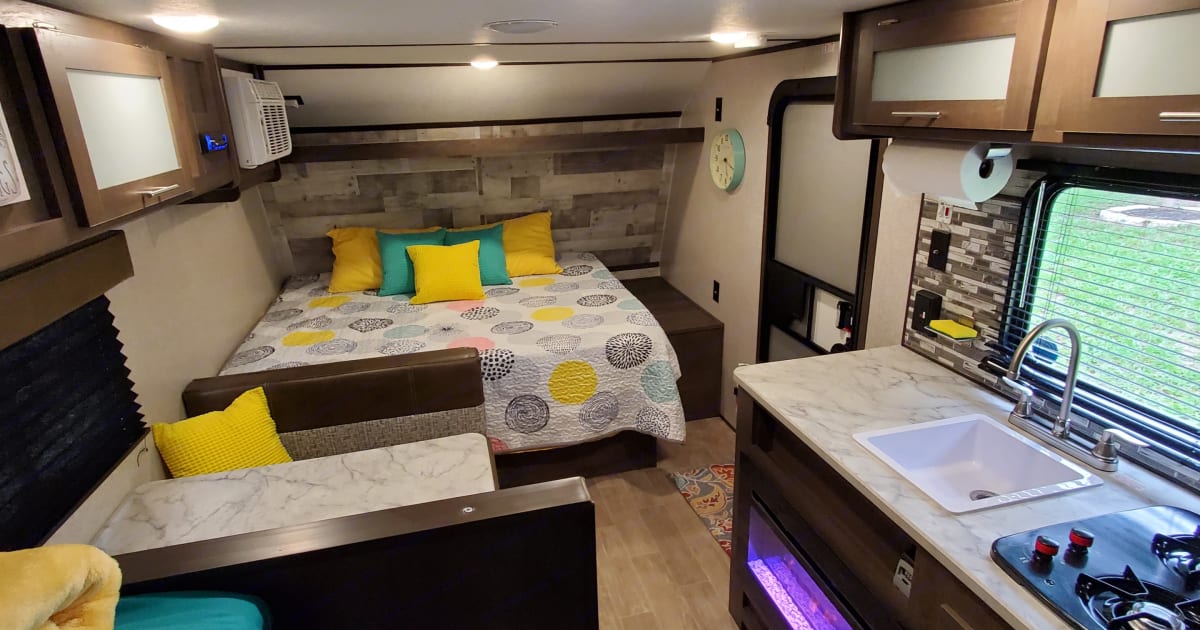 2021 Dutchmen Coleman Travel trailer Rental in Citrus Springs, FL