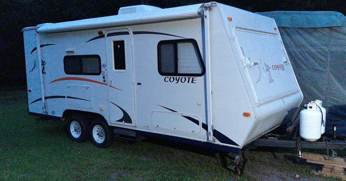 2006 KZ Manufacturing Coyote Folding trailer Rental in Cresco, PA