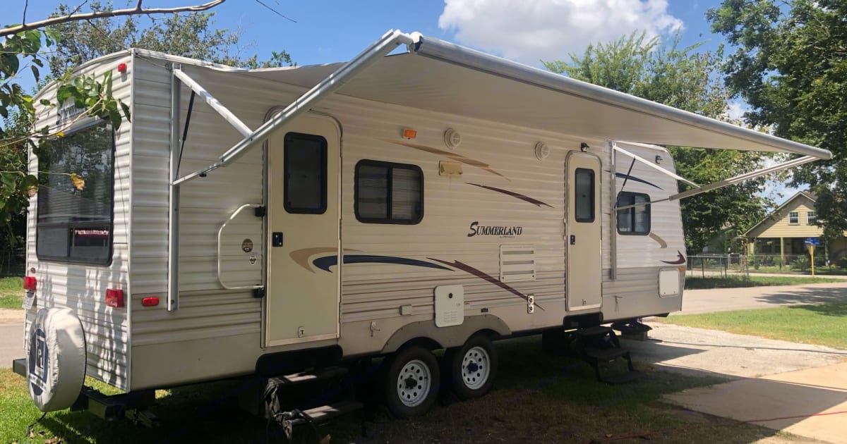 2011 Keystone SummerLand 2570RL Travel Trailer Rental in Houston, TX