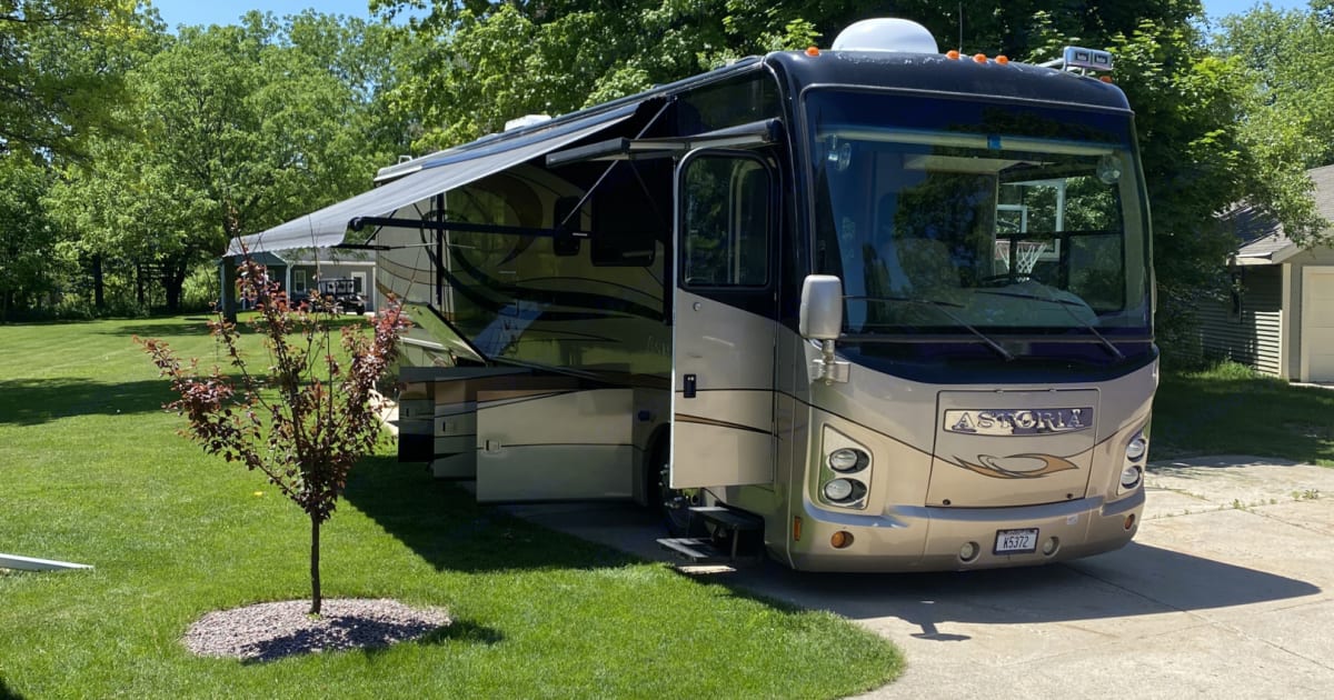 2007 Damon Astoria Class A Rental in Delafield, WI Outdoorsy