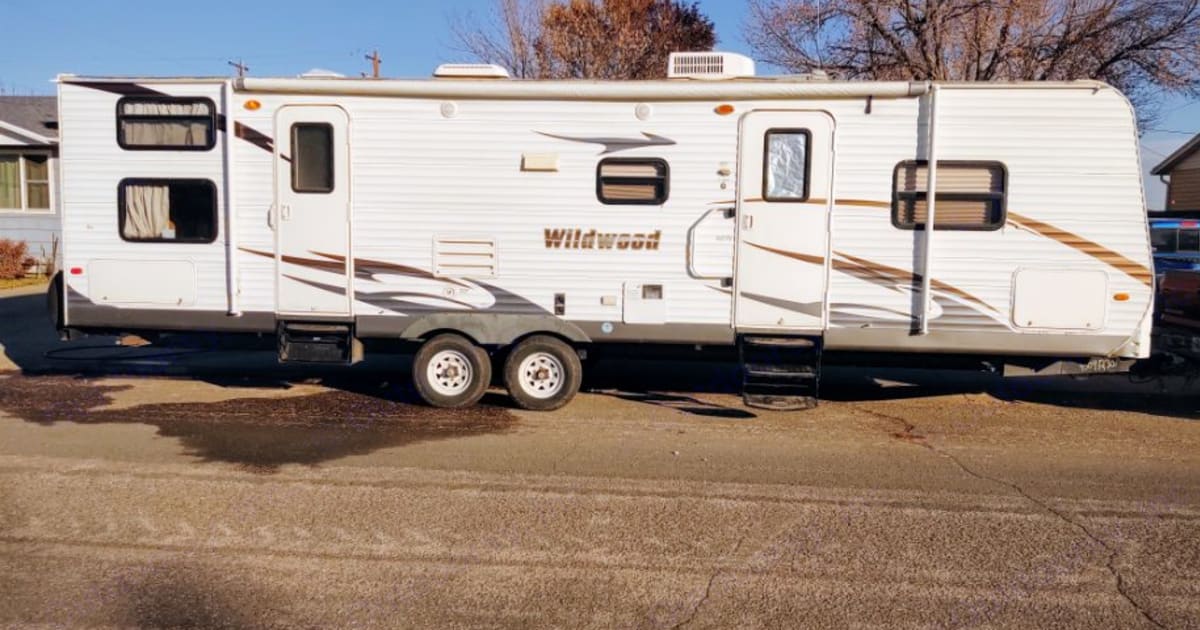2011 Forest River Wildwood Travel trailer Rental in Worland, WY Outdoorsy