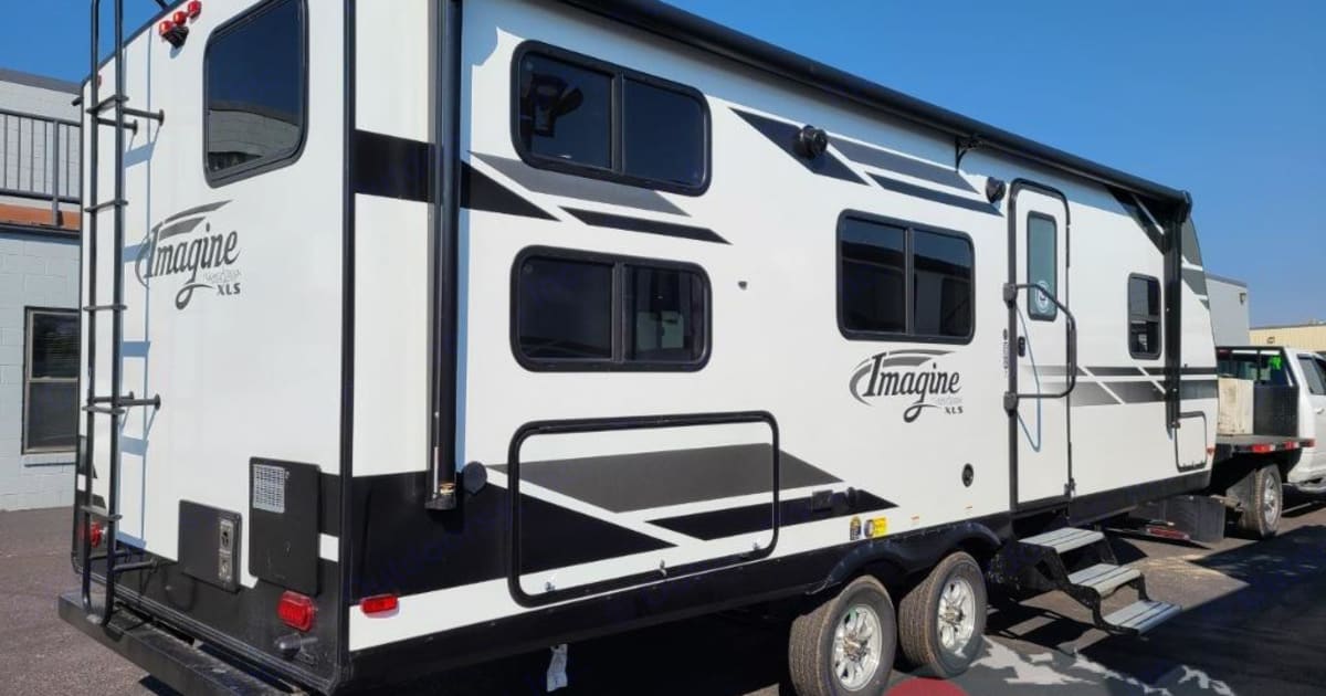 2021 Grand Design Imagine XLS 23BHE Travel Trailer Rental in Sedalia