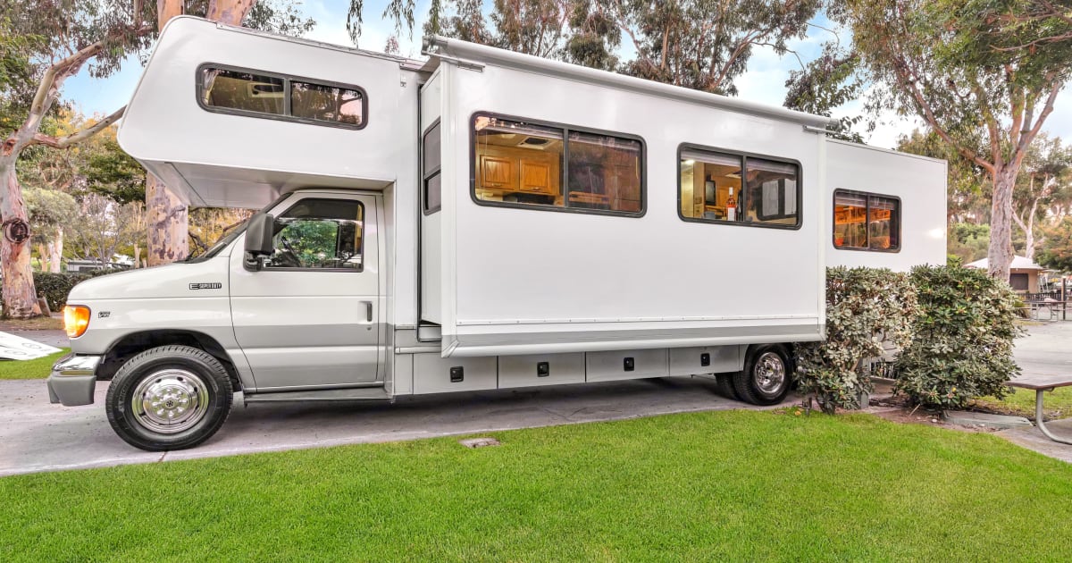 1999 Fleetwood Jamboree Motorhome Rental in Greeley, CO Outdoorsy