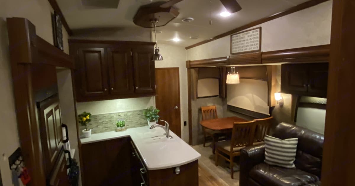 2017 Forest River Blue Ridge Fifthwheel Rental in New Iberia, LA