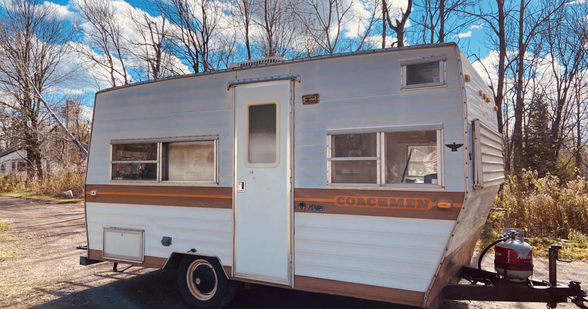 1974 Coachmen Cadet Travel Trailer Rental in Minneapolis, MN Outdoorsy